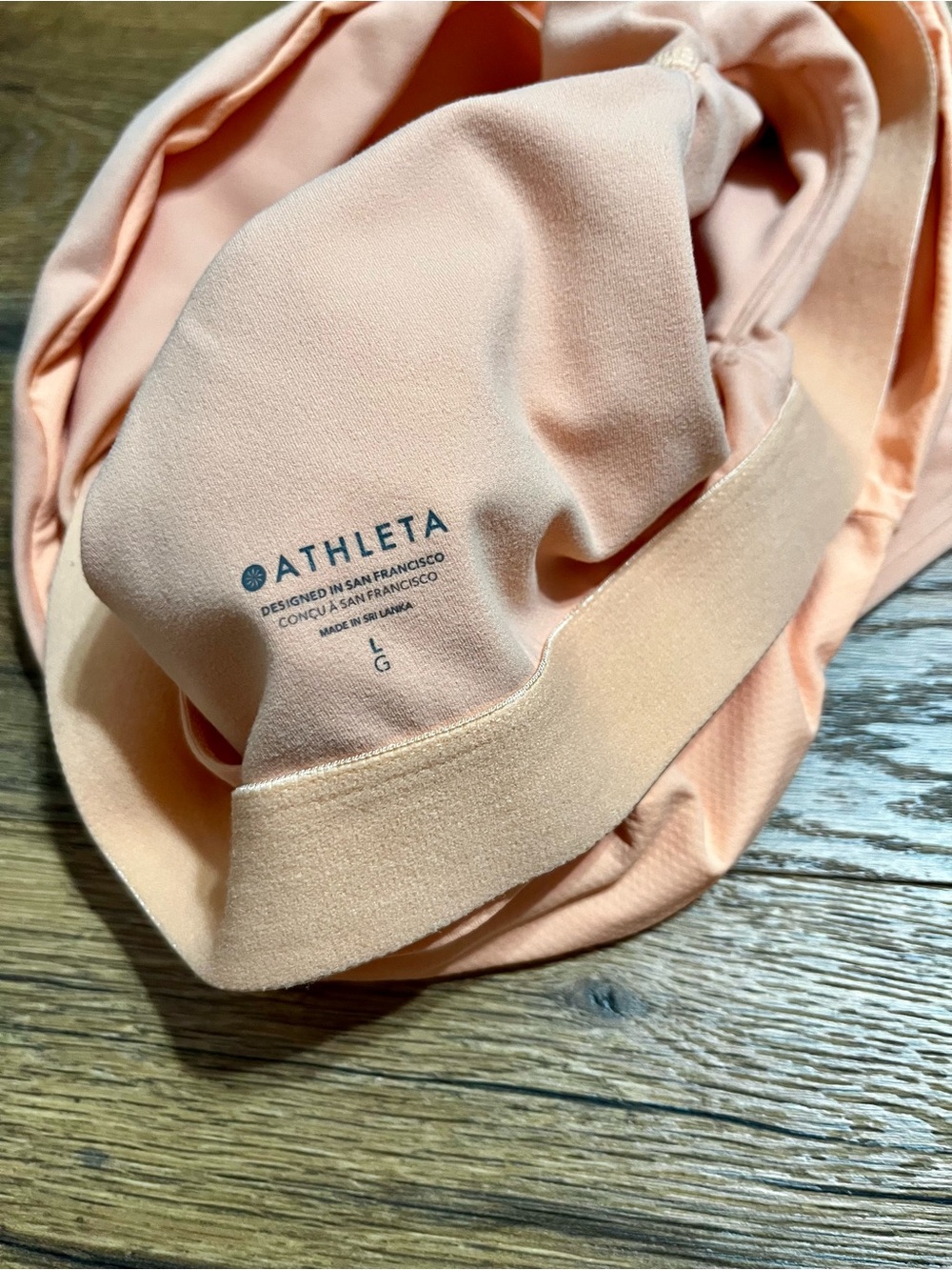 Athleta Peach Conscious Cut Out Crop - Picture 3 of 4